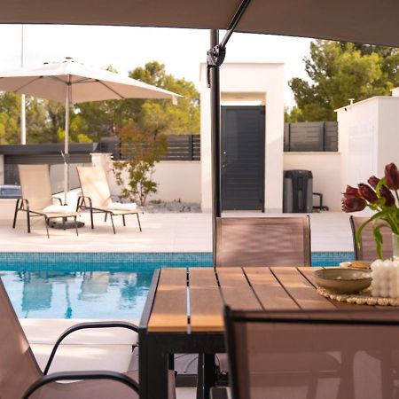 Amberes Apartment, A Stylish Villa'S Independent Downstairs Apartment With Private Swimming Pool And Terrace Polop Ngoại thất bức ảnh